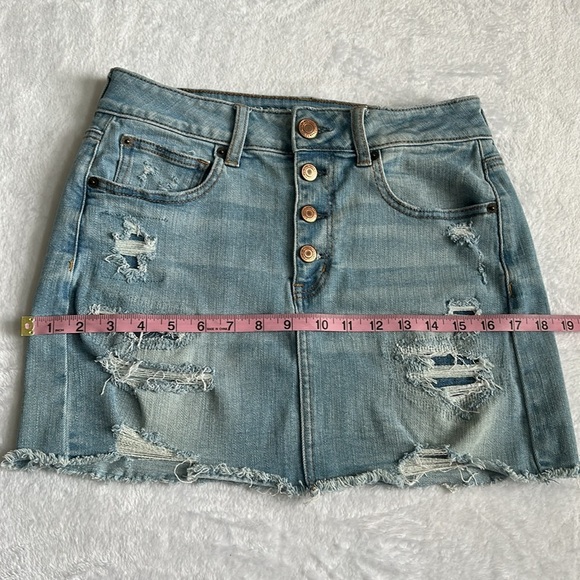 AMERICAN EAGLE Women’s Hi Rise Distressed Edgy Button Fly Grunge‎ Denim Skirt 8 - Picture 7 of 10